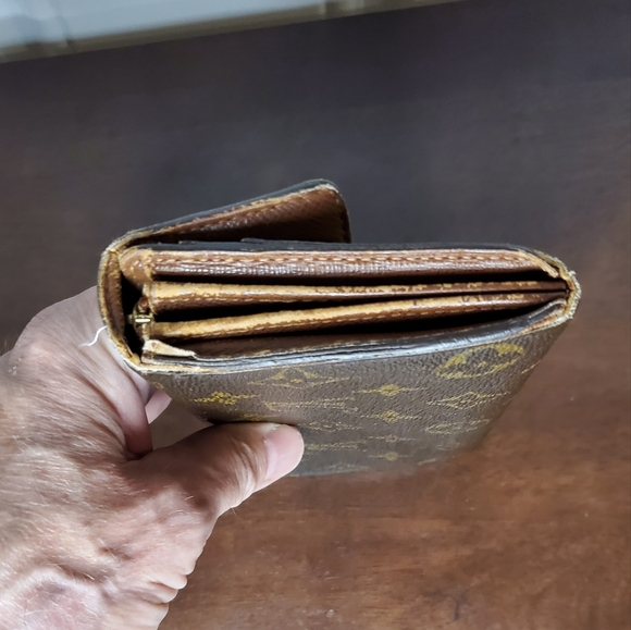 Louis Vuitton Mono Snap Wallet - Picture 11 of 13